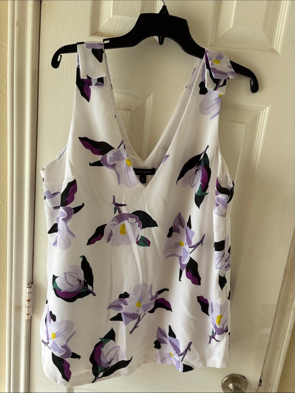 Banana Republic fully lined sleeveless top. EUC - Picture 3 of 5